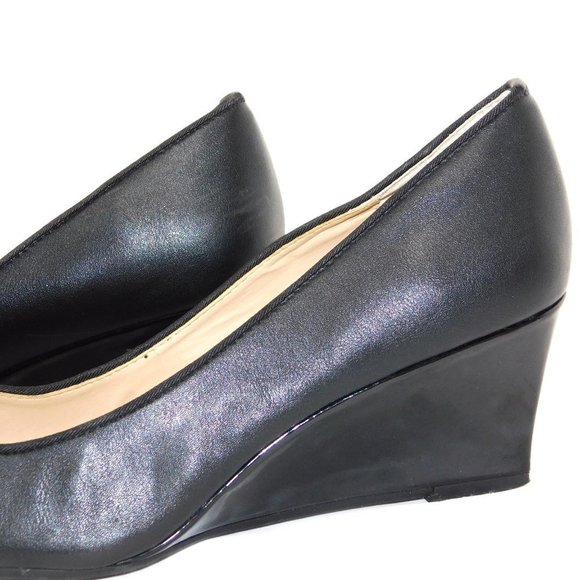 NWT Adrienne Vittadini "Manassas" Black with Patent Toe Cap Wedge - Picture 7 of 12